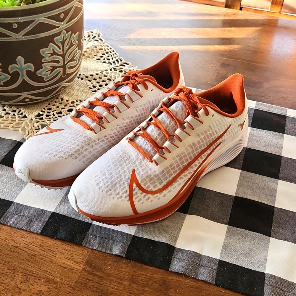 NIKE TEXAS LONGHORNS RUNNING SHOES 10.5